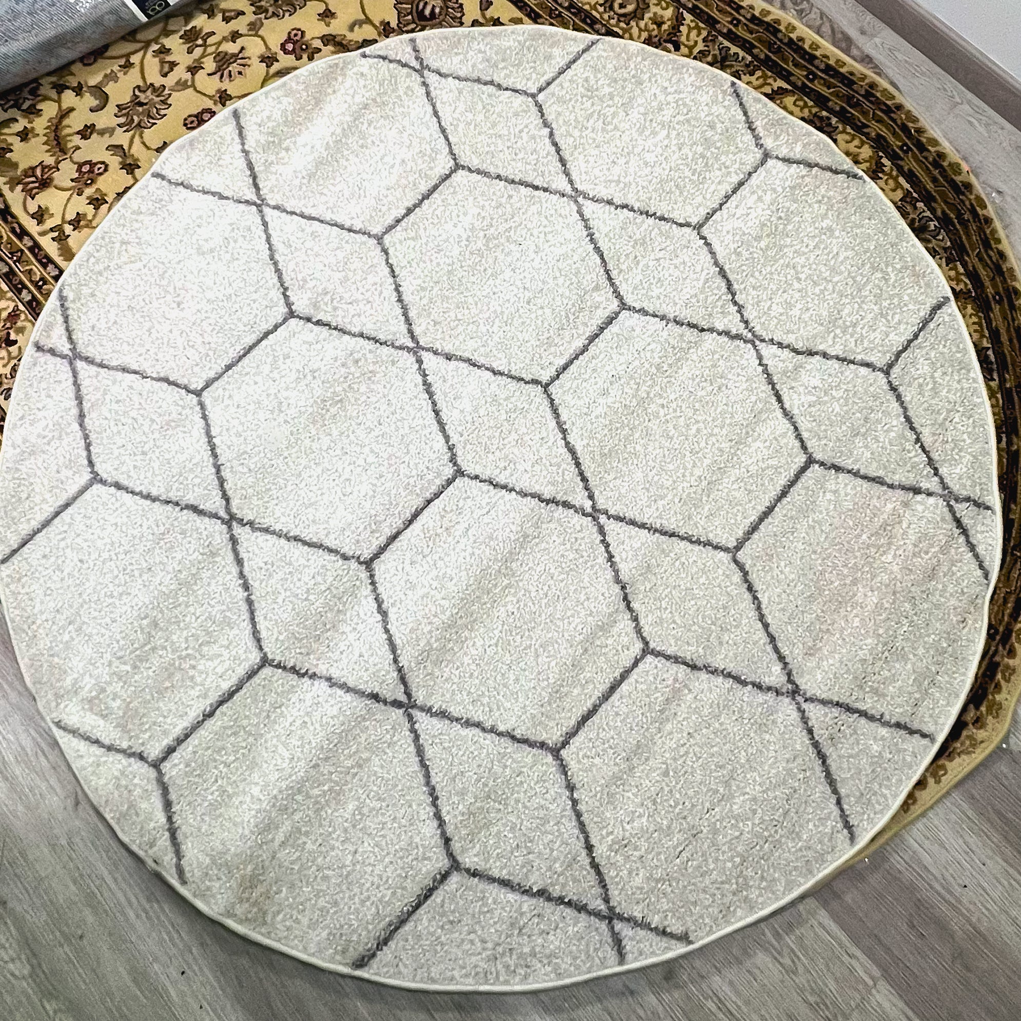 Trellis Frieze Collection